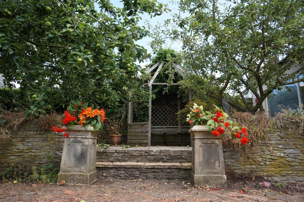 Bridge House B&B Cheltenham Exterior photo